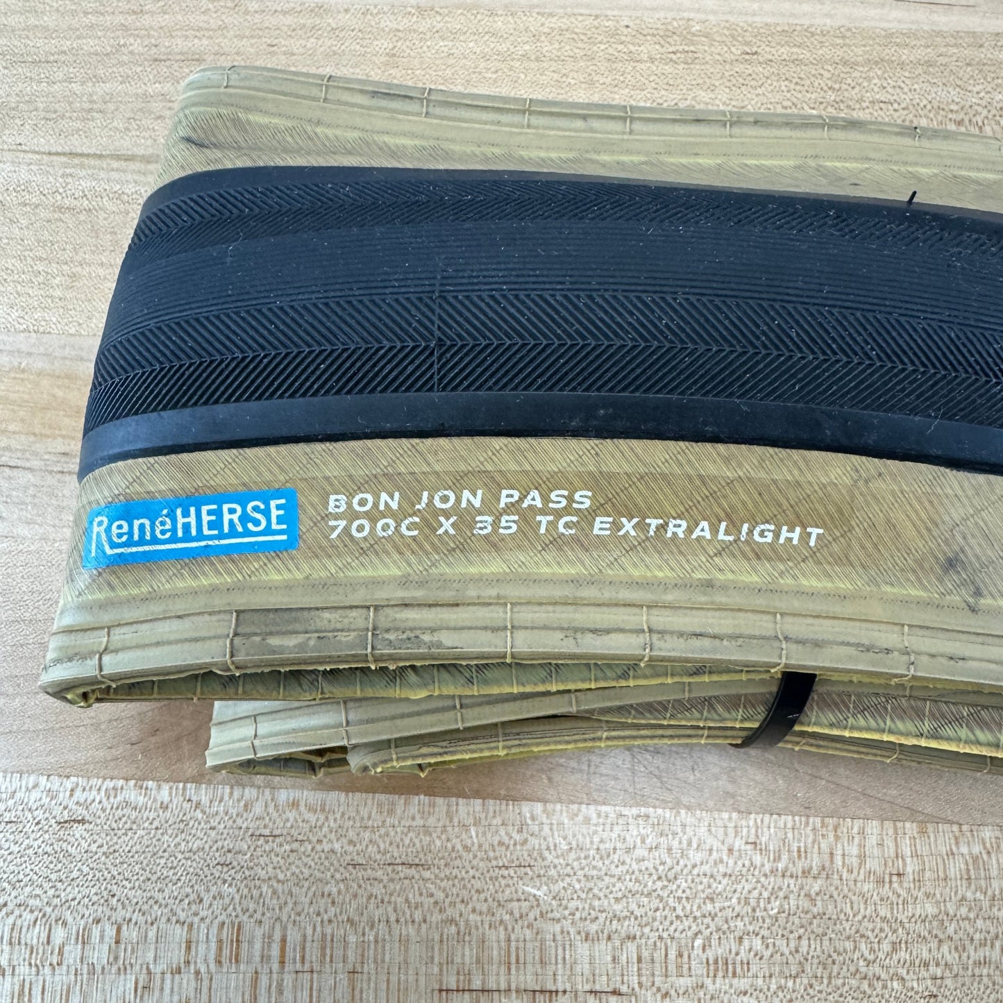 Pair Rene Herse Bon Jon Pass 700 x 35 Extralite Road Tires
