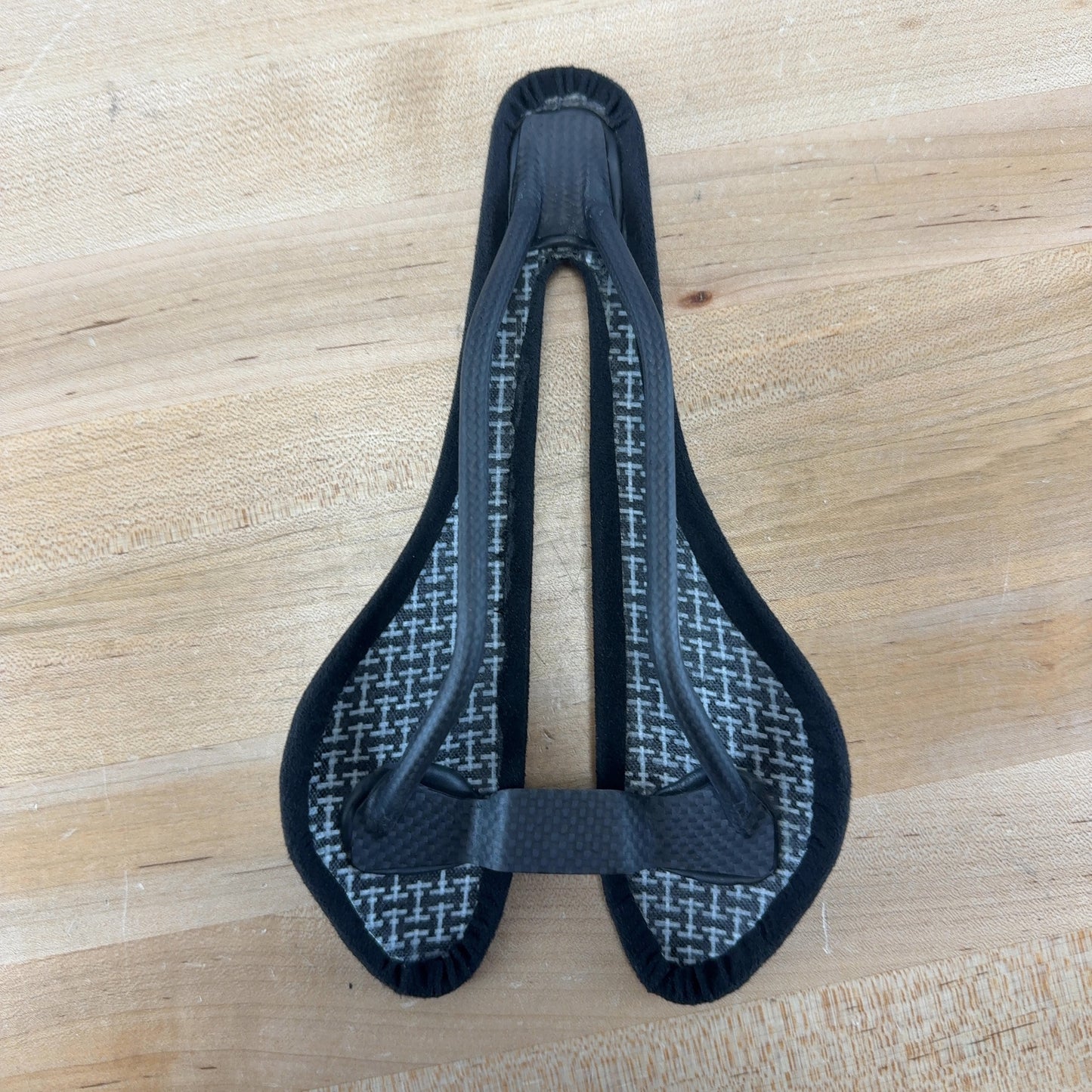 Low Mile! Berk Lupina Short 132mm Alcantara Black Carbon Bike Saddle 93g