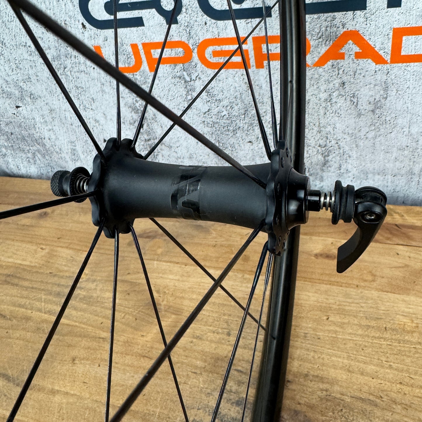 Light Use! Enve 2.3 Carbon Hub Tubeless Rim Brake Road Bike Front Wheel 700c 620g
