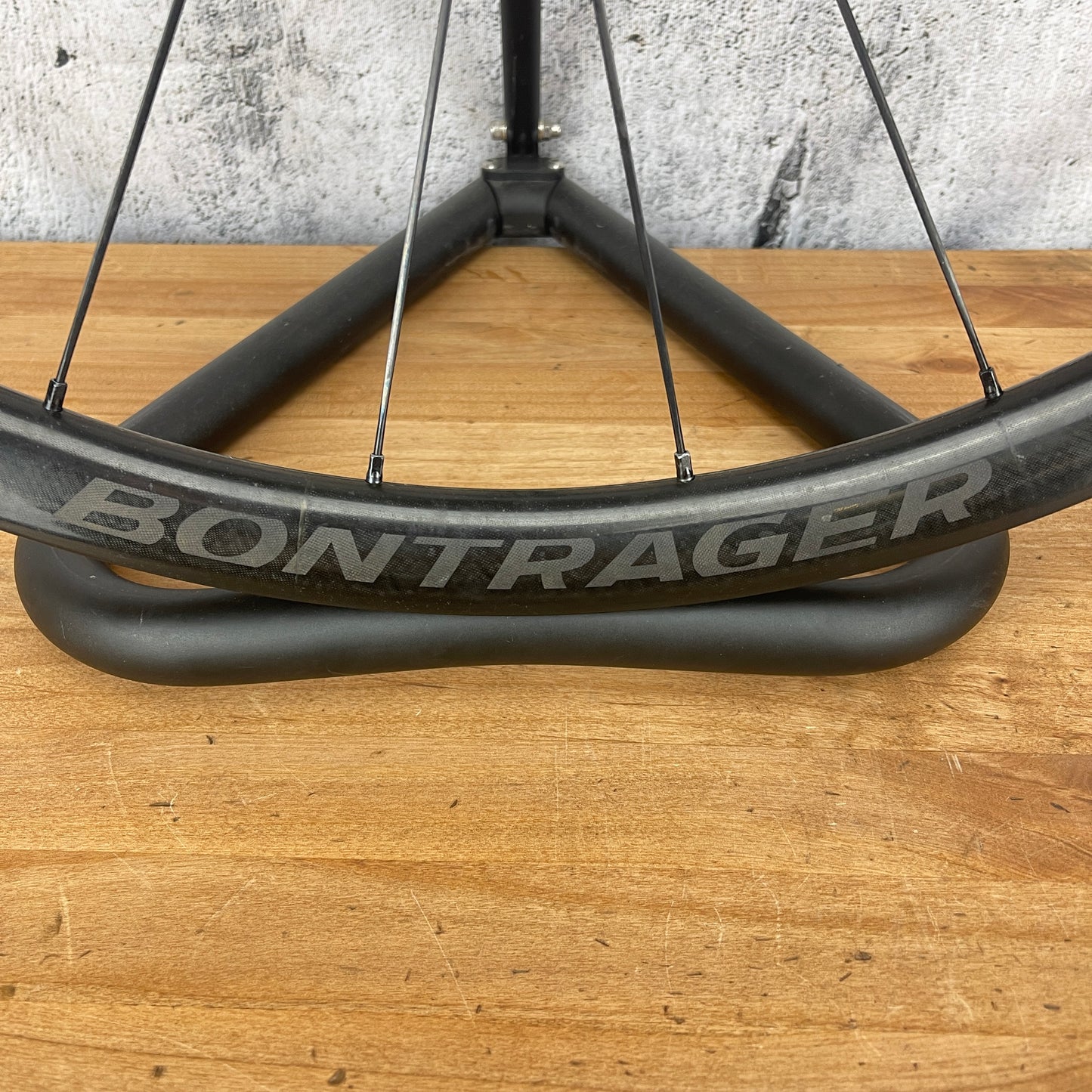 Bontrager Aeolus XXX 2 TLR Carbon Tubeless Bike Wheelset 700c Disc Brake 1425g