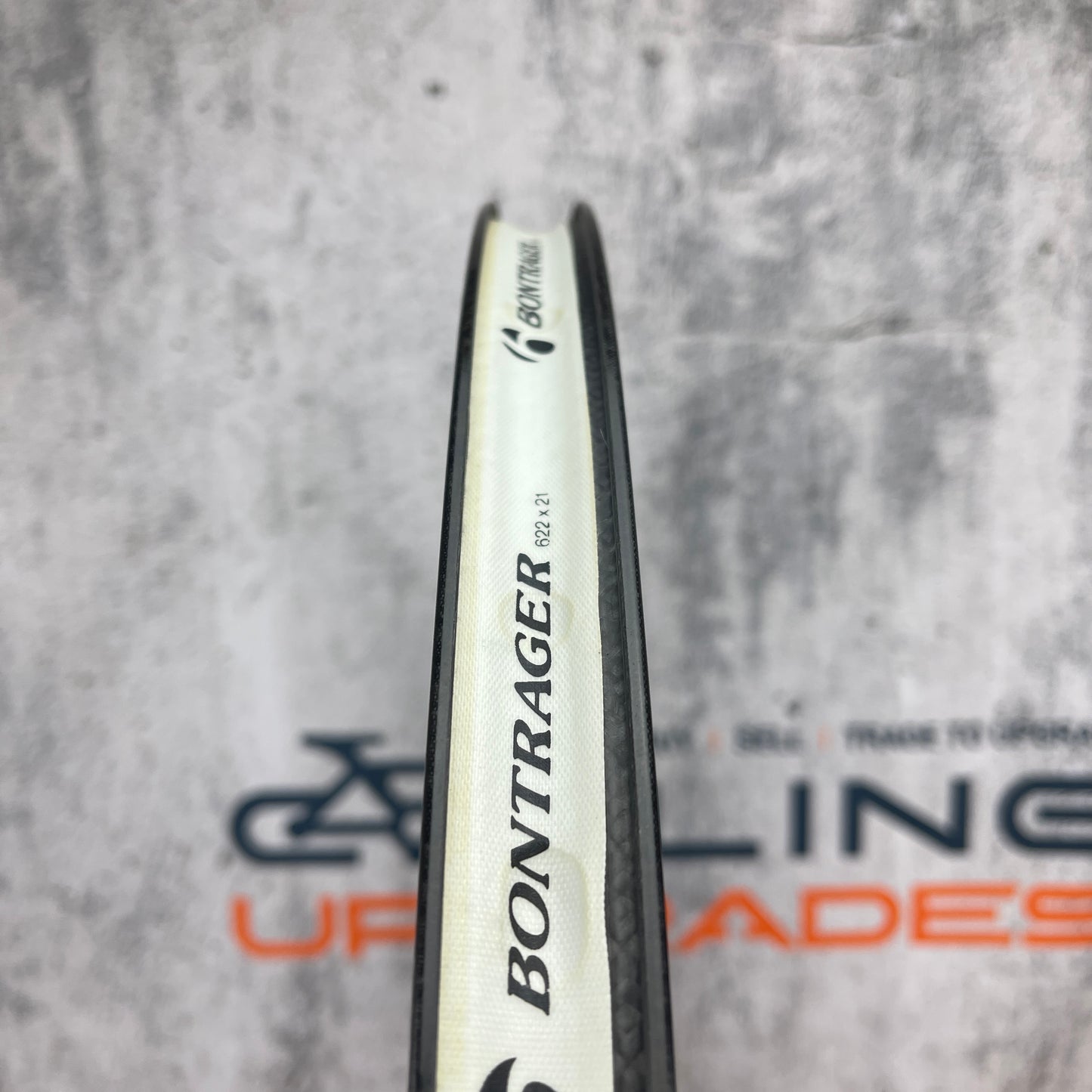 Bontrager Aeolus XXX 2 TLR Carbon Tubeless Bike Wheelset 700c Disc Brake 1425g