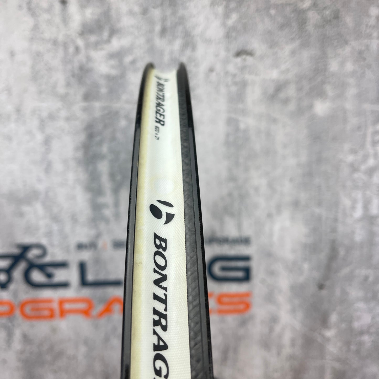 Bontrager Aeolus XXX 2 TLR Carbon Tubeless Bike Wheelset 700c Disc Brake 1425g