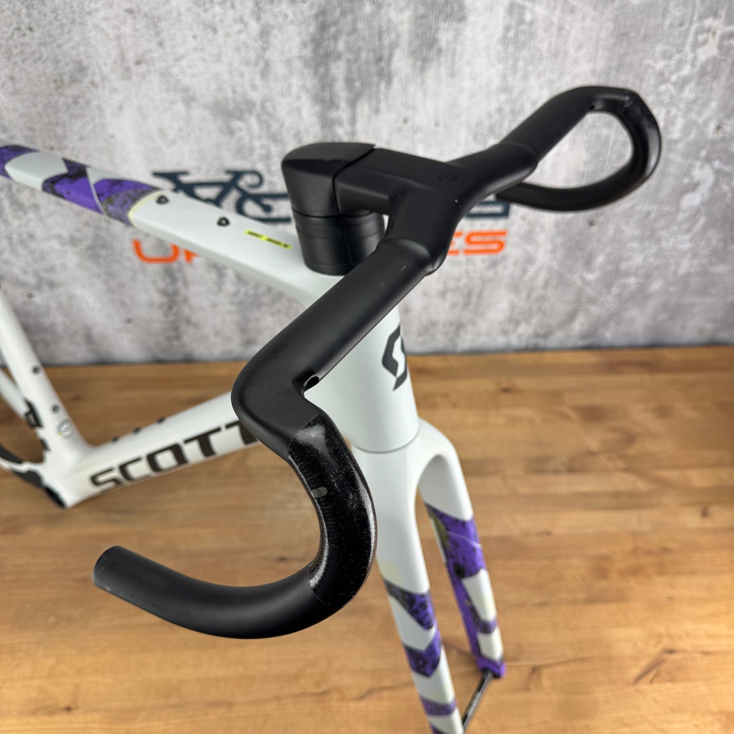 Low Mile! 2024 Scott Addict Gravel RC Large 56cm Carbon Disc Frameset 700c 2352g
