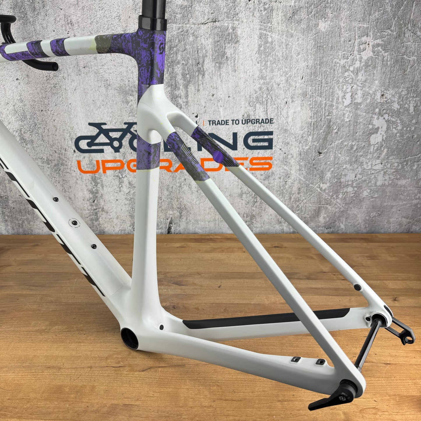 Low Mile! 2024 Scott Addict Gravel RC Large 56cm Carbon Disc Frameset 700c 2352g