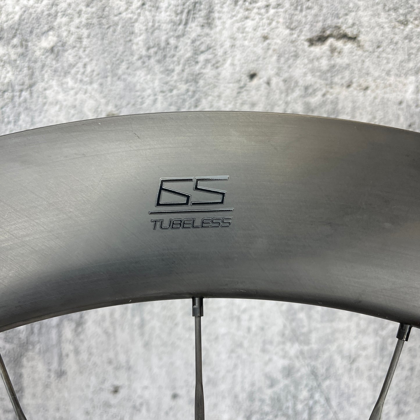 Cadex 65 Carbon Tubeless Hookless Road Bike Disc Brake Wheelset 700c 1545g