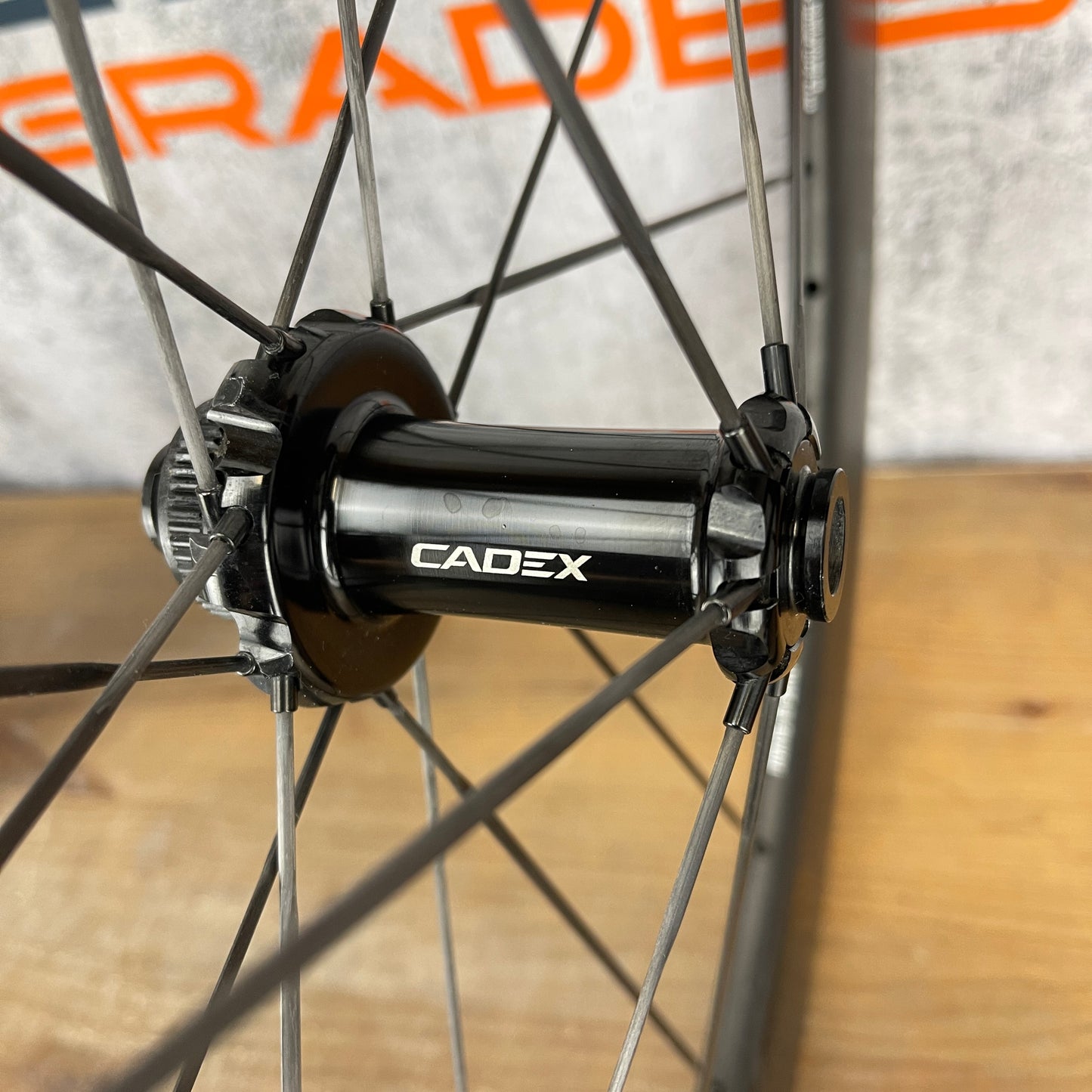 Cadex 65 Carbon Tubeless Hookless Road Bike Disc Brake Wheelset 700c 1545g