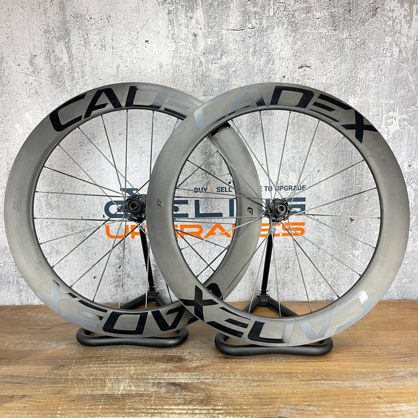 Cadex 65 Carbon Tubeless Hookless Road Bike Disc Brake Wheelset 700c 1545g