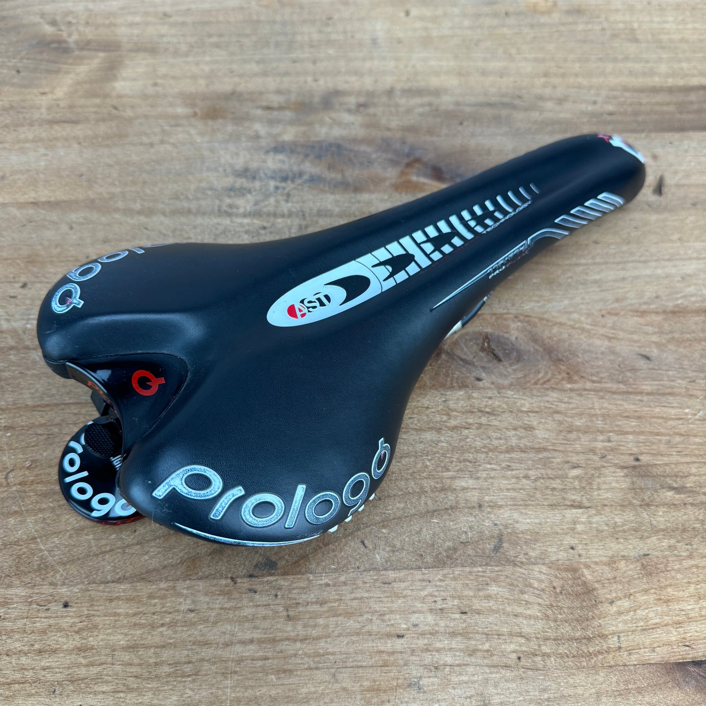 Prologo Scratch Pro Plus 143mm Pro 7x7mm Titanium 1.4 Rails Bike Saddle 292g