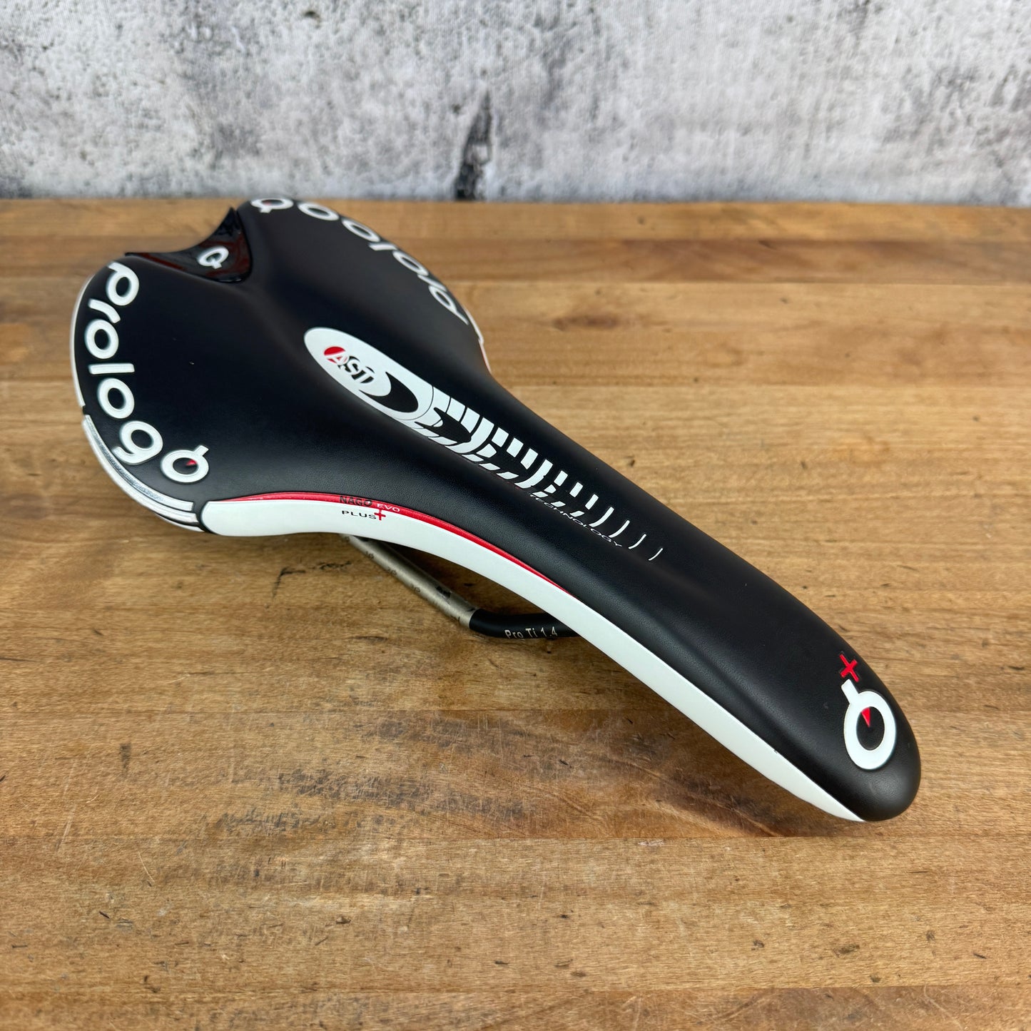 Prologo Nago Evo Plus Pro 141mm 7z7mm Ti 1.4 Bike Saddle 2442g