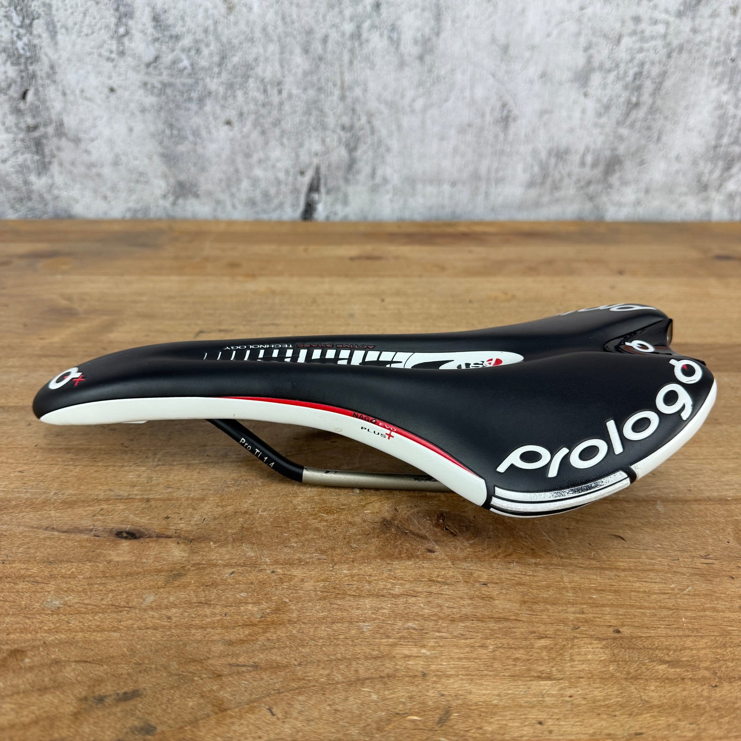 Prologo Nago Evo Plus Pro 141mm 7z7mm Ti 1.4 Bike Saddle 2442g