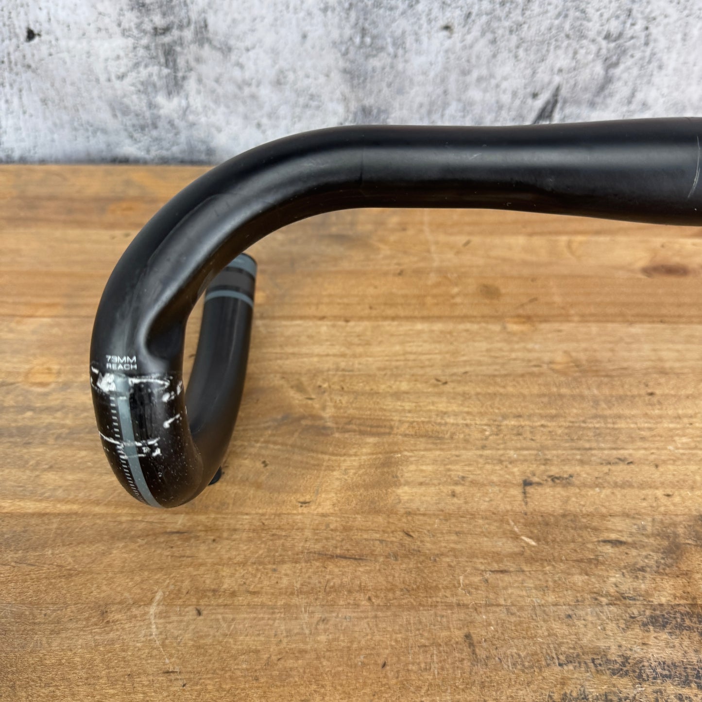 Cannondale Escape Hanger 44cm 31.8mm Carbon Bike Handlebar 197g