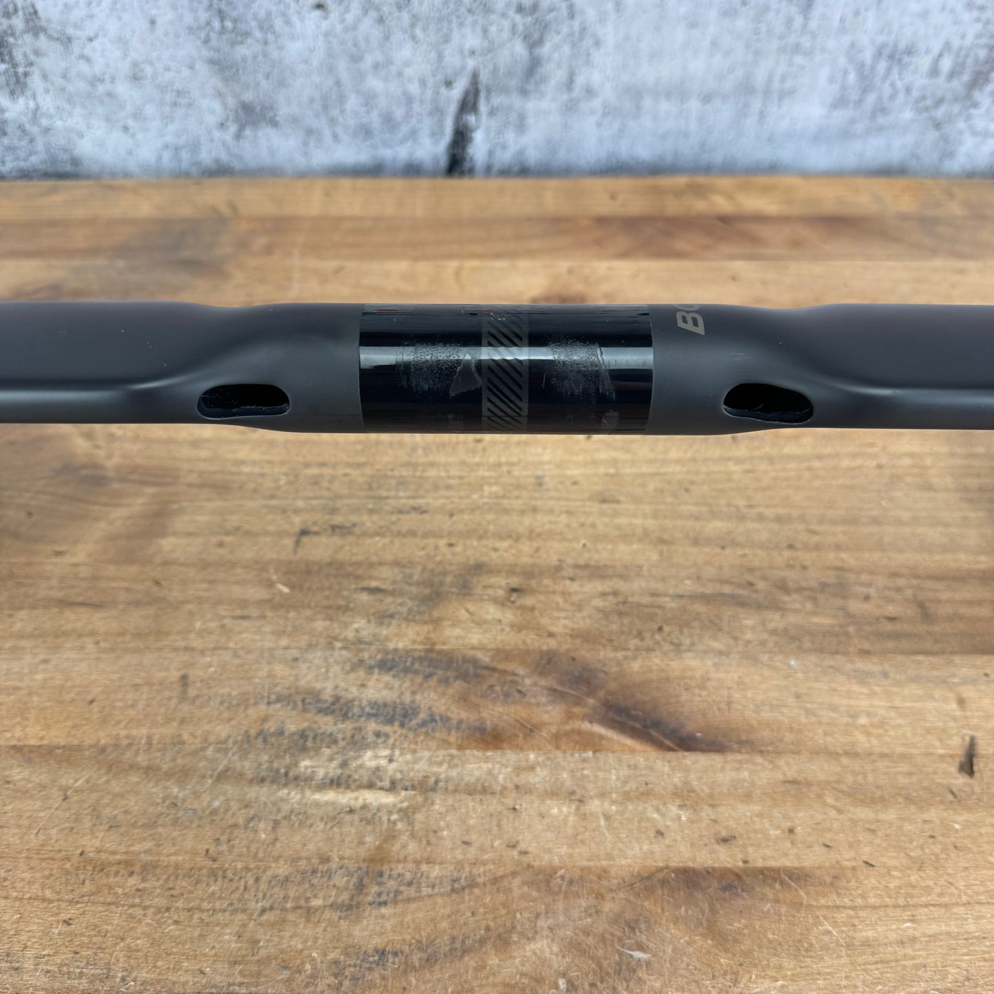 Bontrager XXX VR-CF Aero Carbon 31.8mm 44cm Bike Drop Handlebar 245g