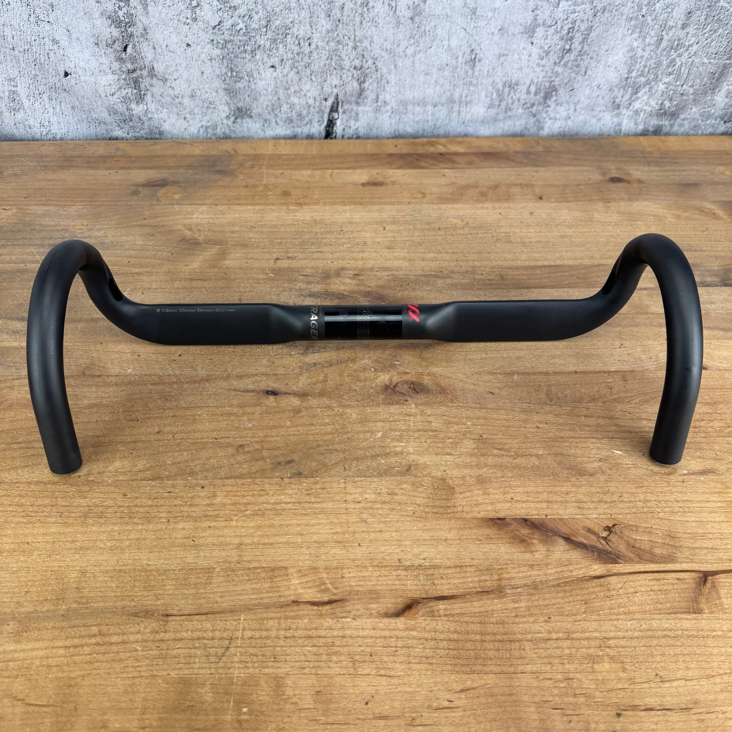 Bontrager XXX VR-CF Aero Carbon 31.8mm 44cm Bike Drop Handlebar 245g