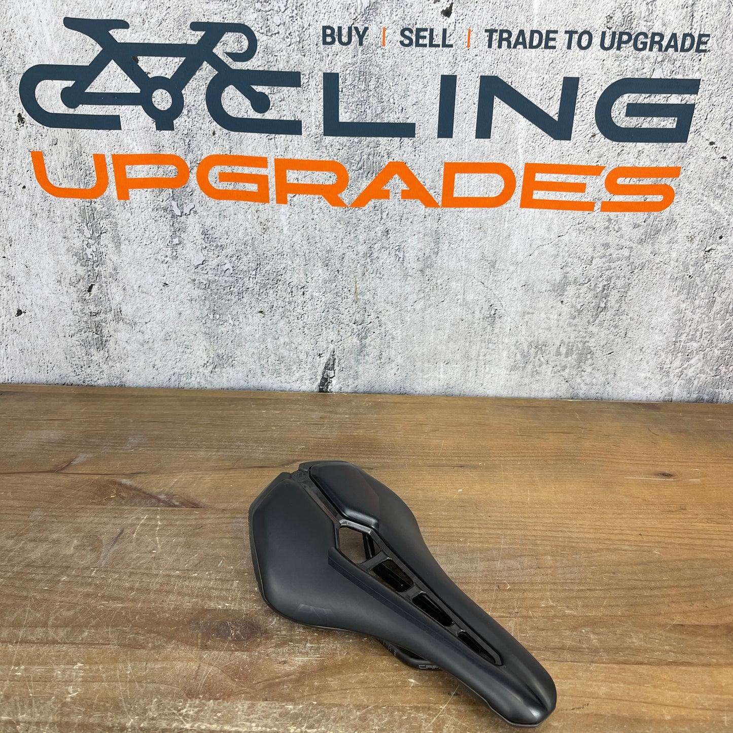 Shimano Pro Team 7x9mm Carbon Rails 142mm Road Bike Saddle 170g