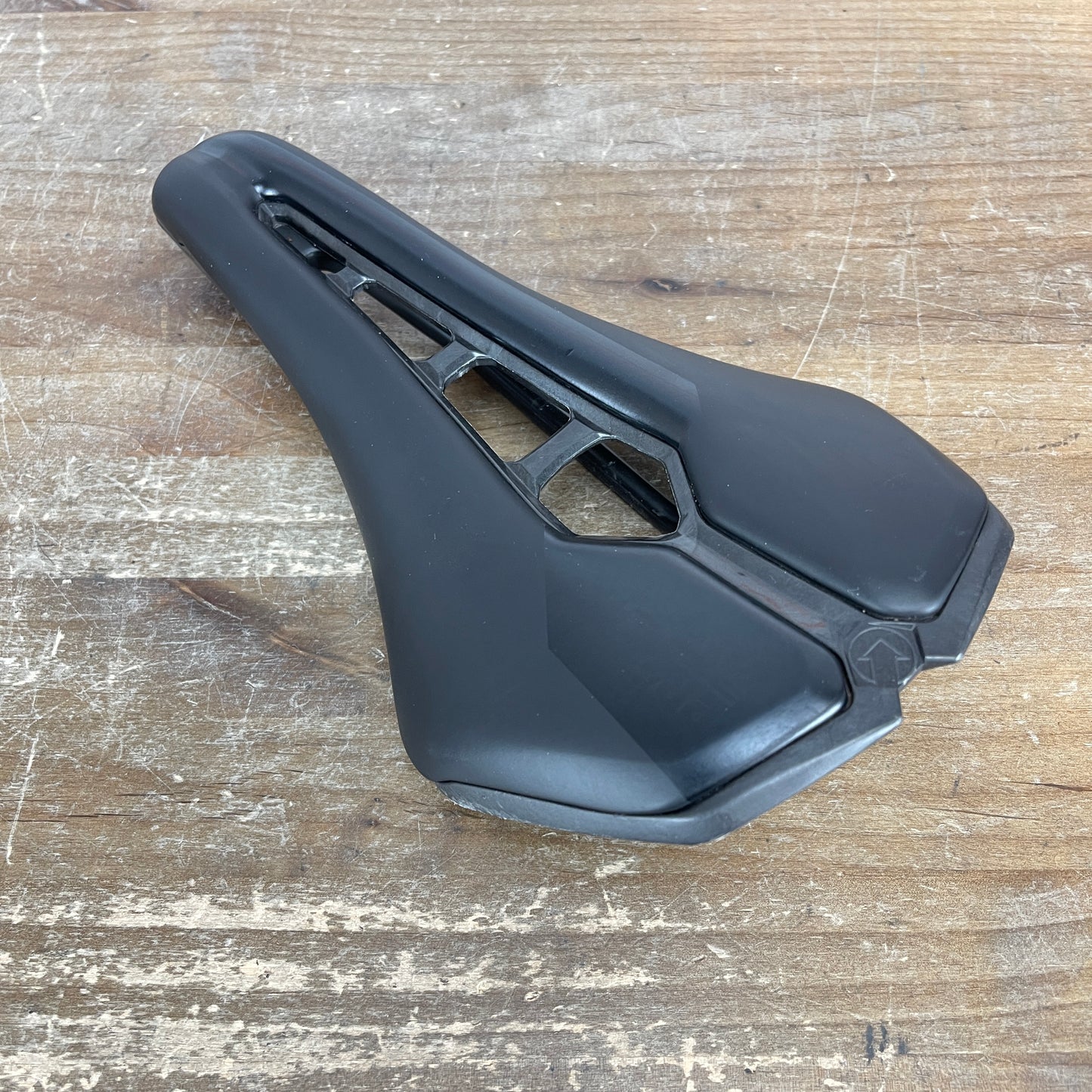Shimano Pro Team 7x9mm Carbon Rails 142mm Road Bike Saddle 170g