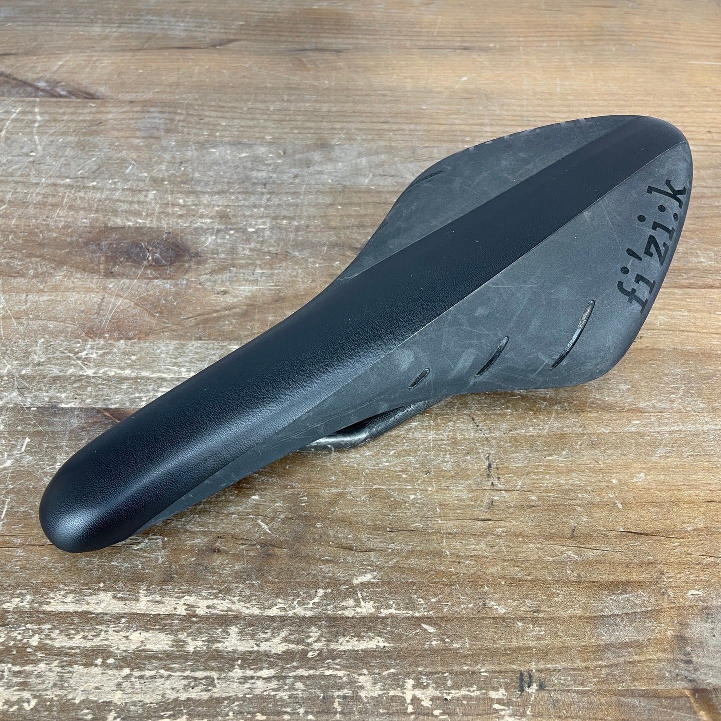 Fizik Arione R1 8x10mm Braided Carbon Rails 126mm Road Bike Saddle 167g