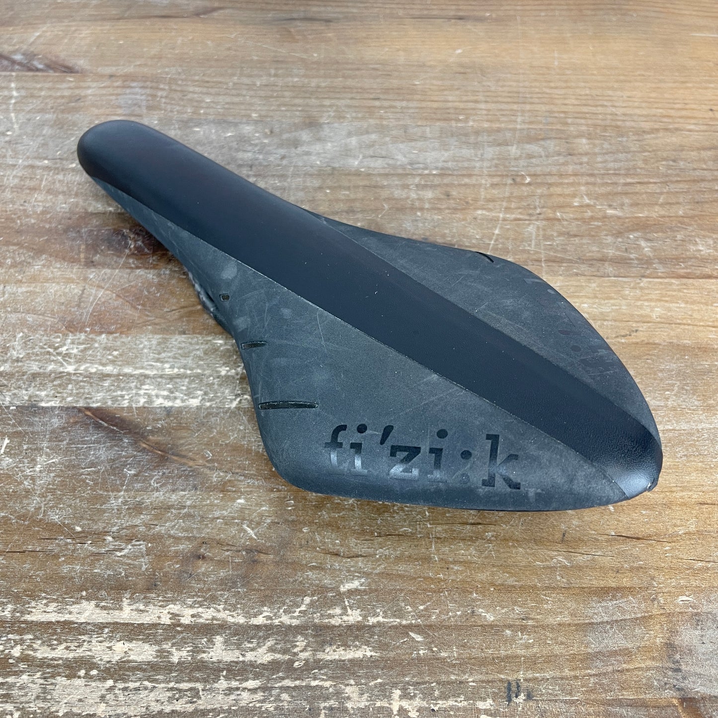 Fizik Arione R1 8x10mm Braided Carbon Rails 126mm Road Bike Saddle 167g