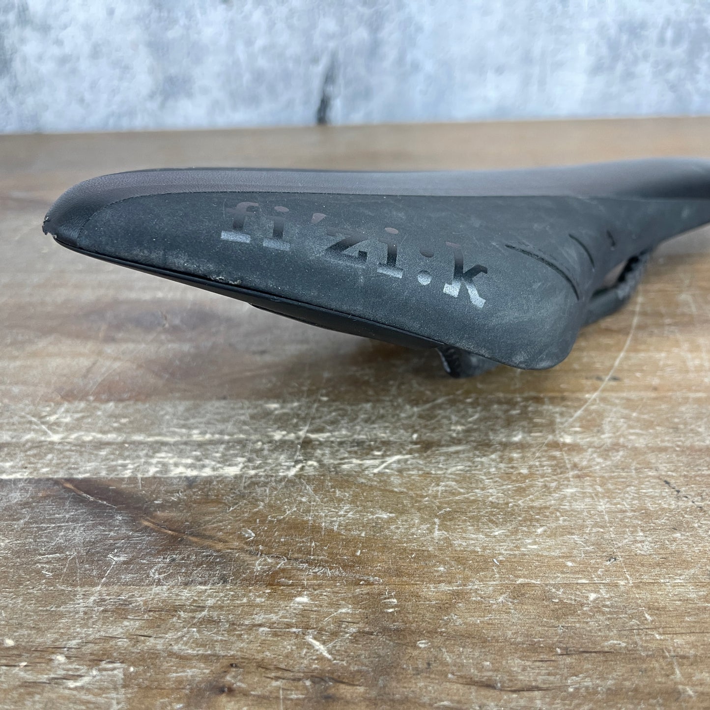 Fizik Arione R1 8x10mm Braided Carbon Rails 126mm Road Bike Saddle 167g