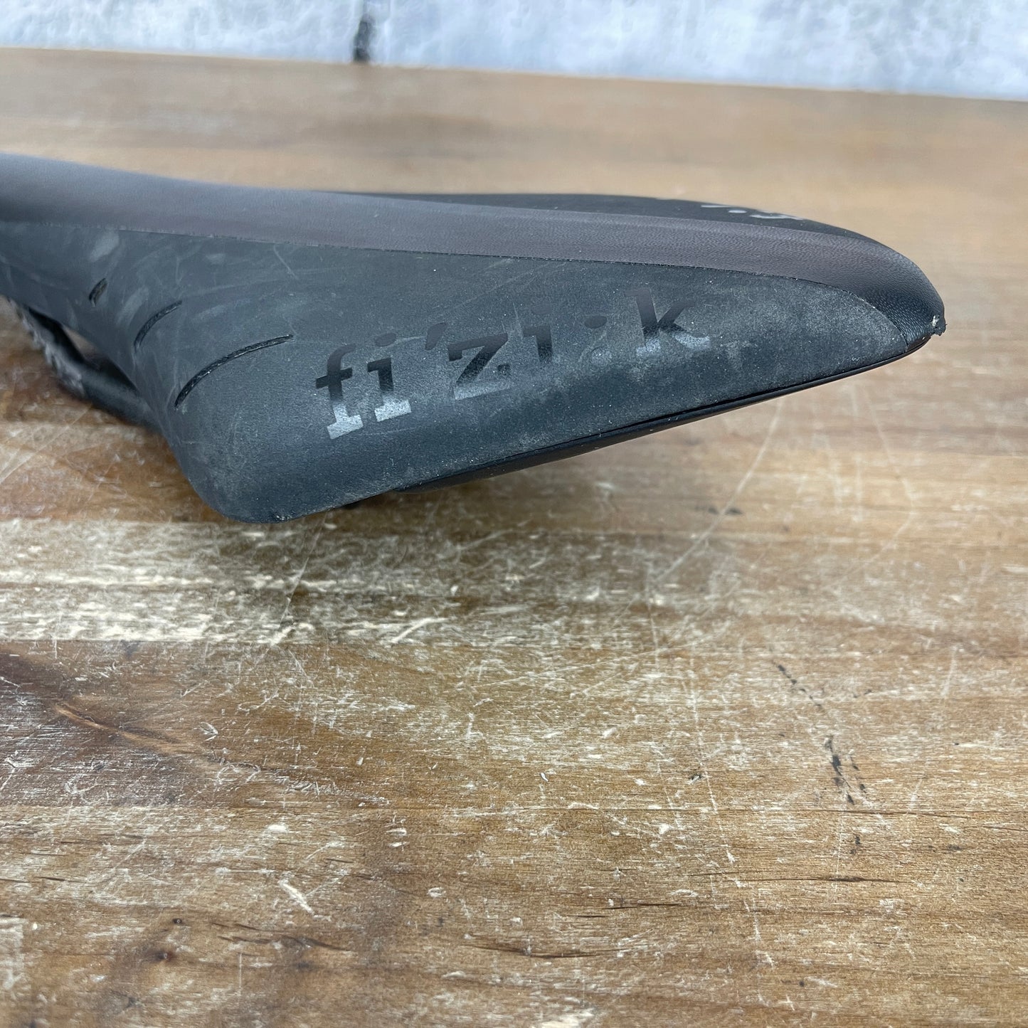 Fizik Arione R1 8x10mm Braided Carbon Rails 126mm Road Bike Saddle 167g