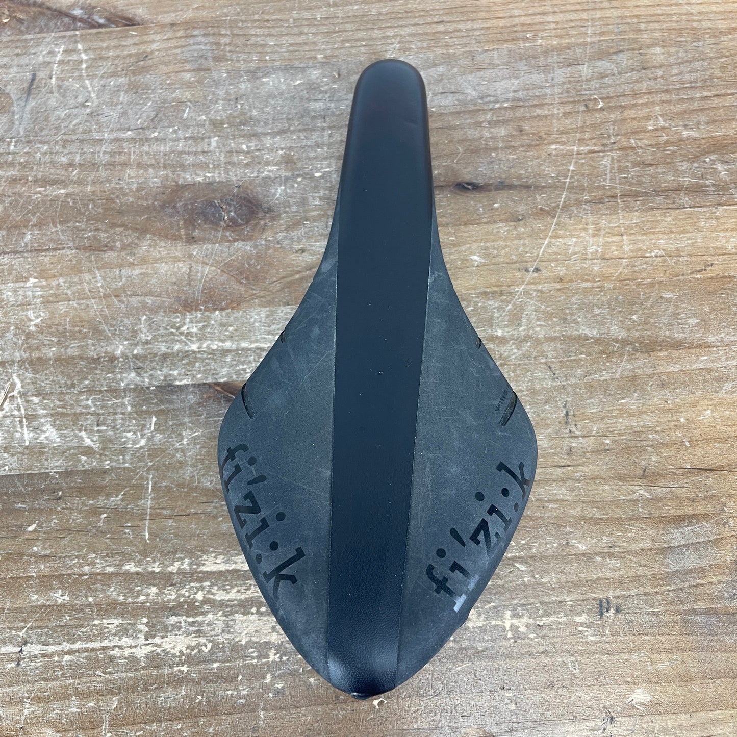 Fizik Arione R1 8x10mm Braided Carbon Rails 126mm Road Bike Saddle 167g