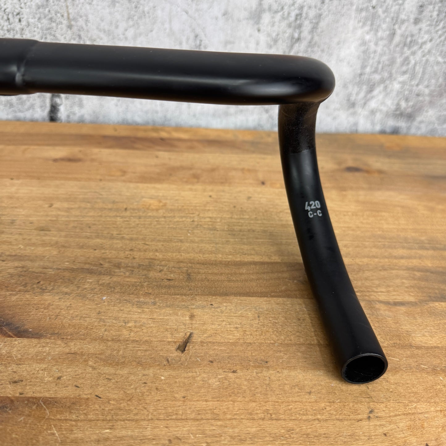 Basso Gravel 42/47cm Carbon 31.8mm Round Drop Bar Gravel Handlebar 296g