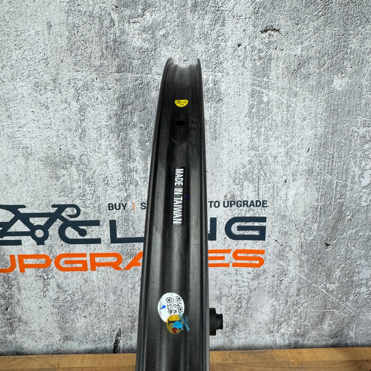New Takeoff! Syncros Capital SL 40mm Full Carbon Wheelset 700c 1163g MSRP $4599