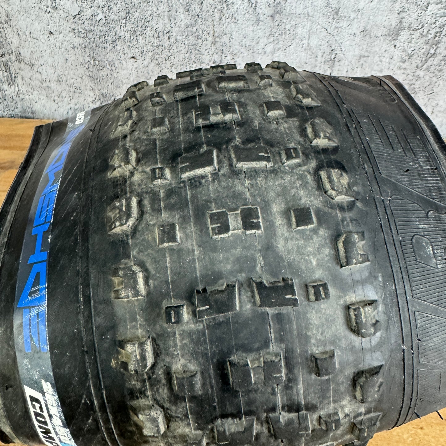 Snow Shoe Veetireco Silca Compound 26" x 4.8" Single Tubeless Fat Bike Tire