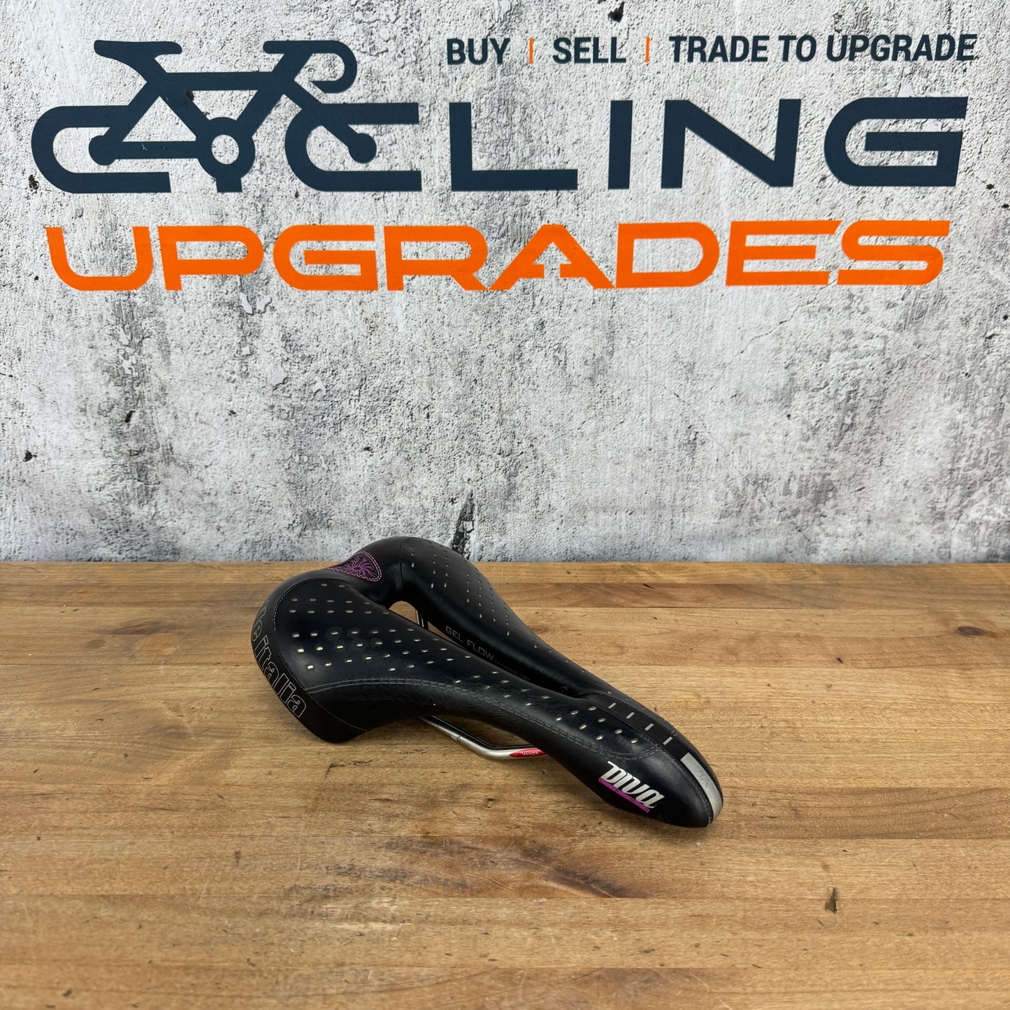 Selle Italia Diva Gel Superflow 152mm 7x7 Alloy Rails Women's Bike Saddle 260g
