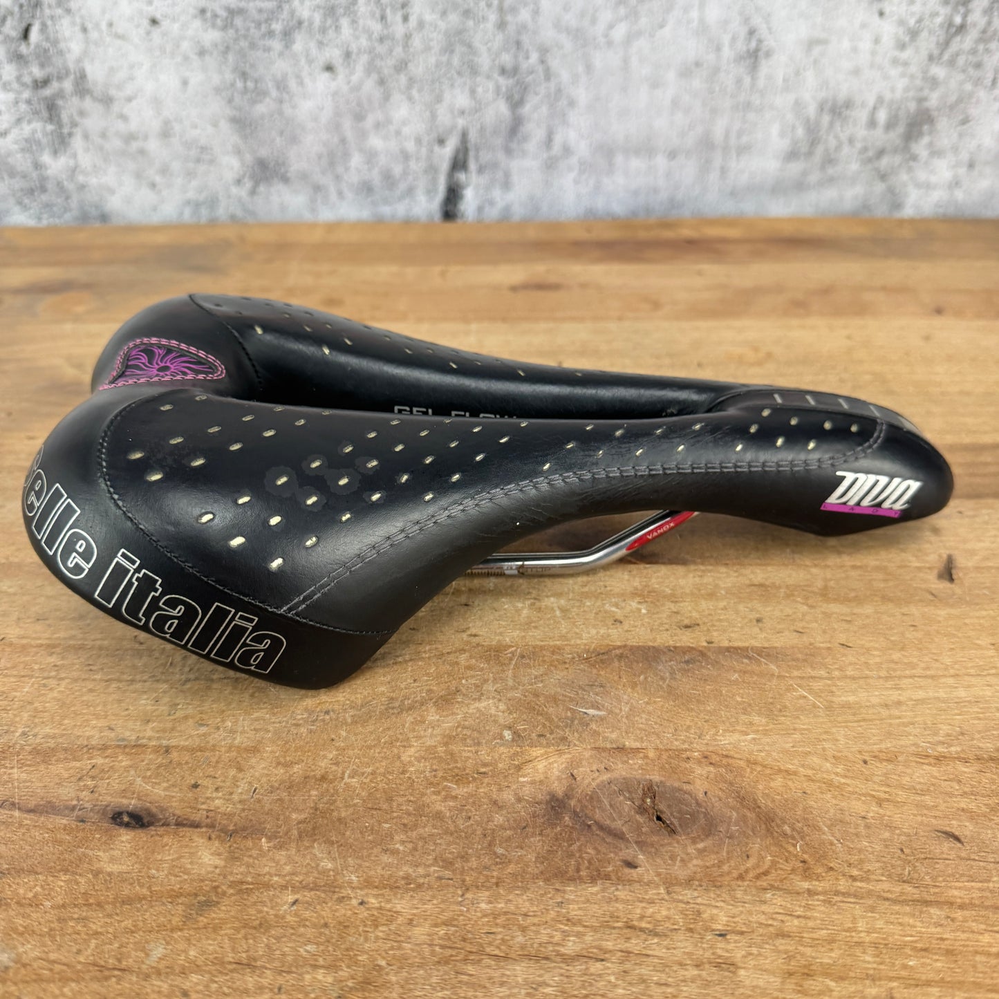 Selle Italia Diva Gel Superflow 152mm 7x7 Alloy Rails Women's Bike Saddle 260g