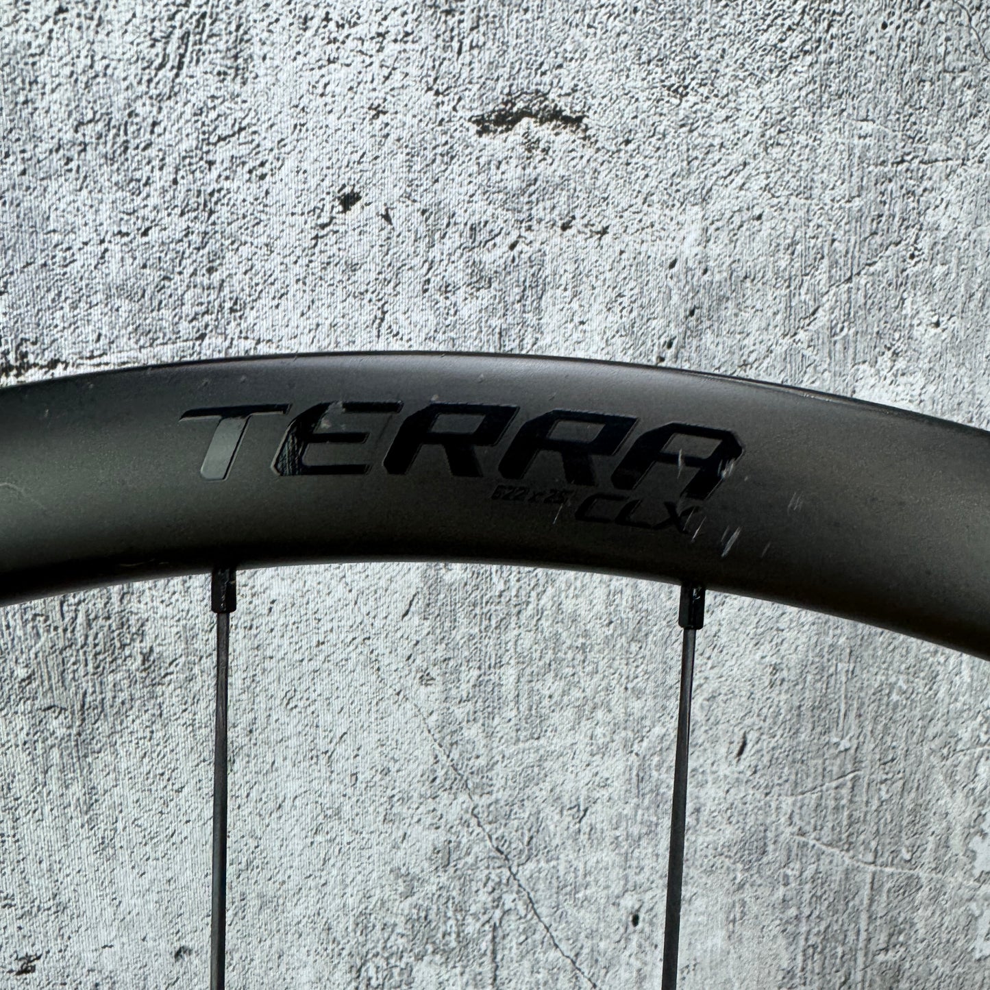 Roval Terra CLX II Carbon Tubeless Disc Gravel Wheelset 700c DT 180 Hubs 1268g