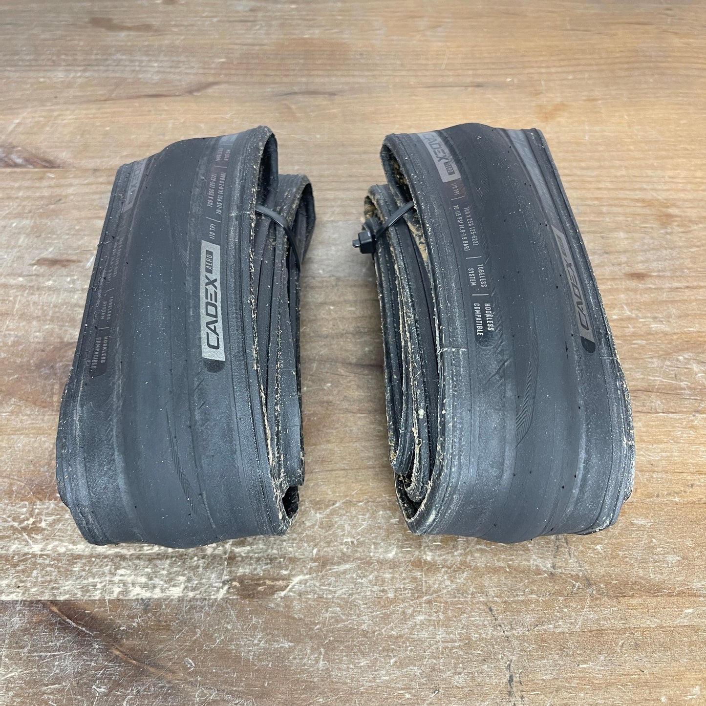 Pair Cadex Aero Tubeless 700c x 25mm Hookless Compatible Road Bike Tires