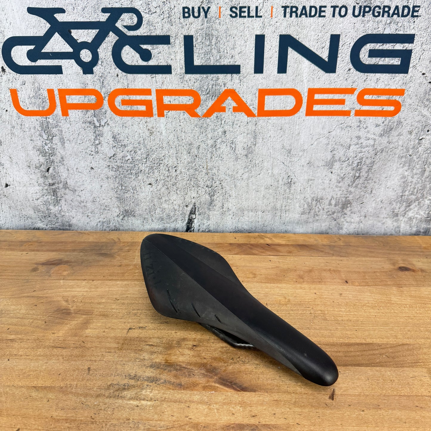 Fizik Arione R1 126mm 7x9mm Braided Carbon Rails Bike Saddle 183g