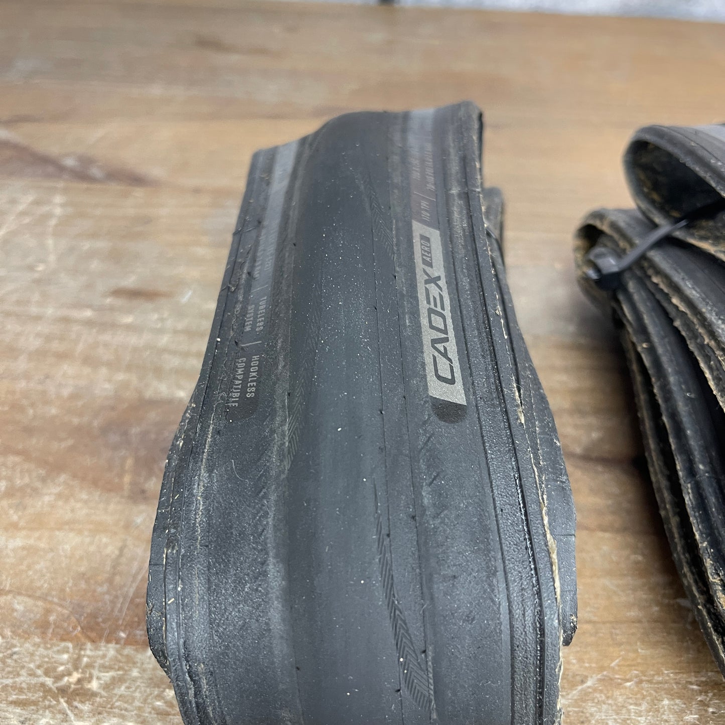 Pair Cadex Aero Tubeless 700c x 25mm Hookless Compatible Road Bike Tires