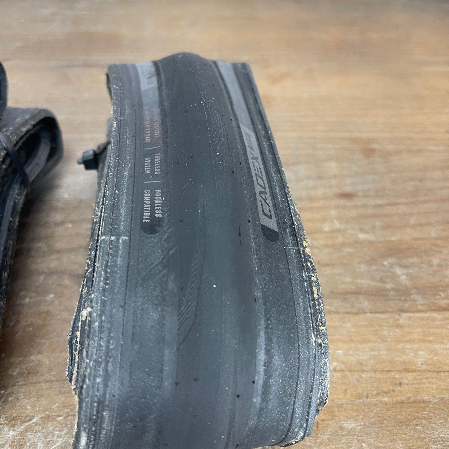 Pair Cadex Aero Tubeless 700c x 25mm Hookless Compatible Road Bike Tires