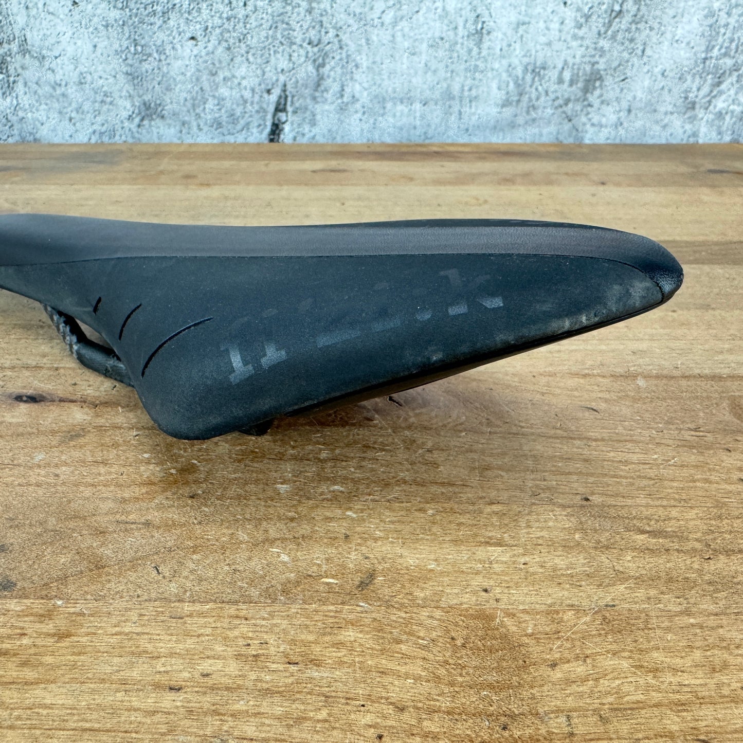 Fizik Arione R1 126mm 7x9mm Braided Carbon Rails Bike Saddle 183g