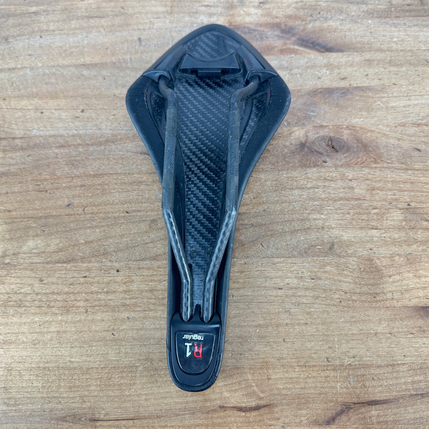 Fizik Arione R1 126mm 7x9mm Braided Carbon Rails Bike Saddle 183g