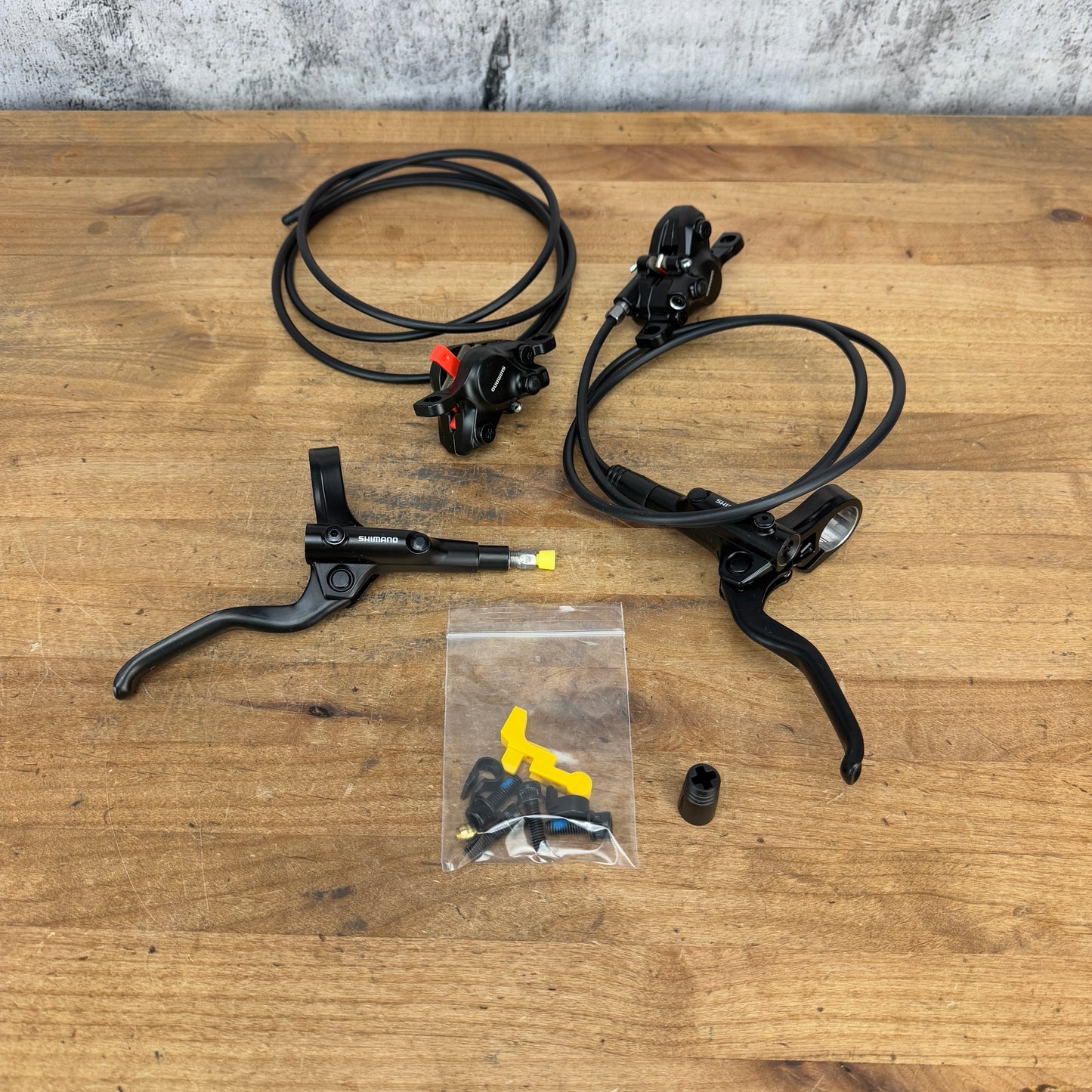 Shimano BL-MT201 Front & Rear Brake Lever & Hydraulic Disc Brake Calipers