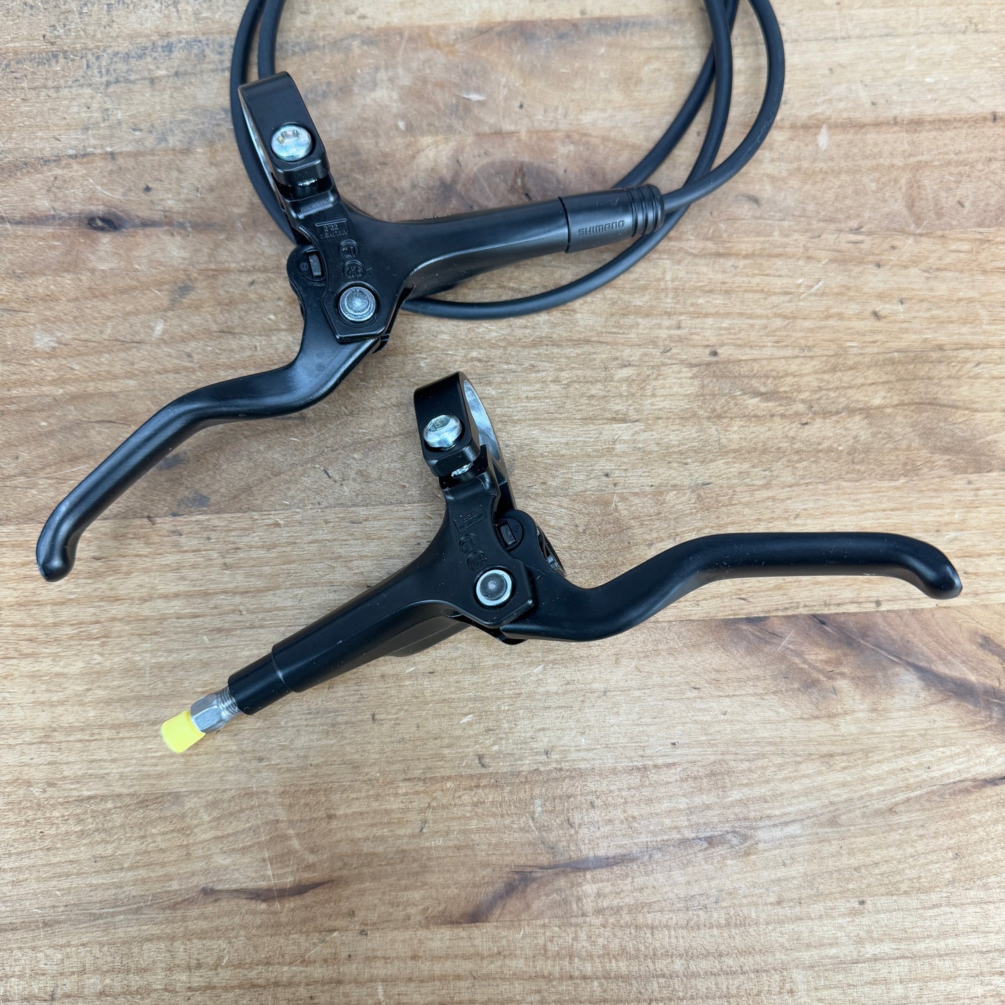 Shimano BL-MT201 Front & Rear Brake Lever & Hydraulic Disc Brake Calipers