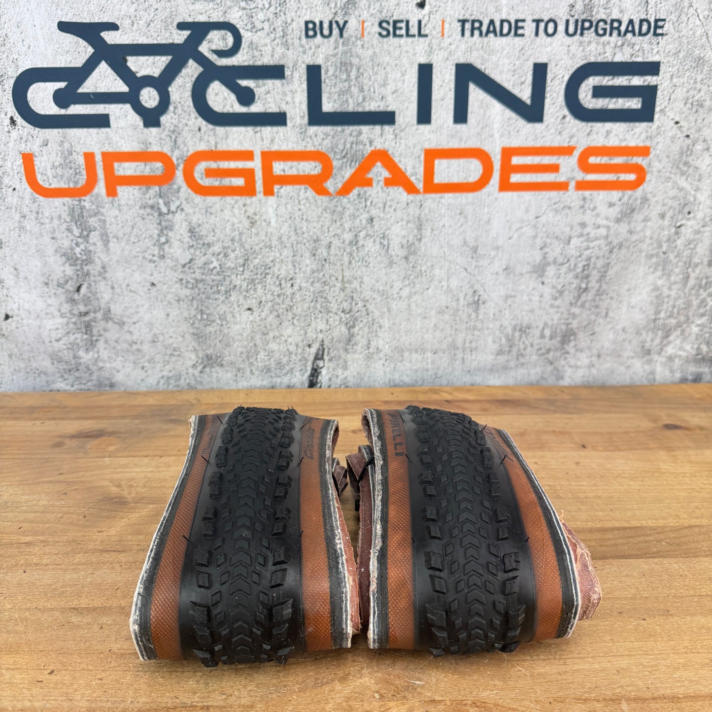 Light Wear! Pirelli Cinturato gravel TLR 700c x 40mm Tubeless Pair Tires 1067g