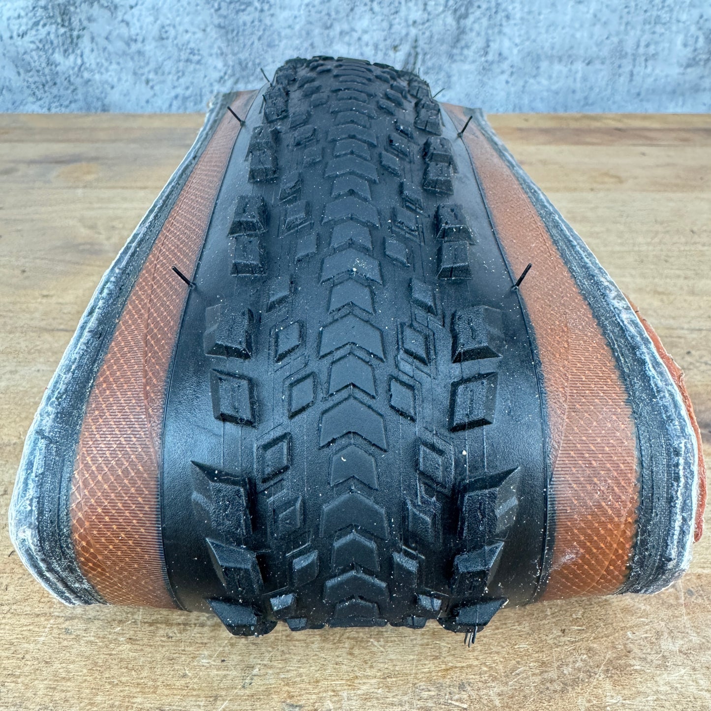 Light Wear! Pirelli Cinturato gravel TLR 700c x 40mm Tubeless Pair Tires 1067g