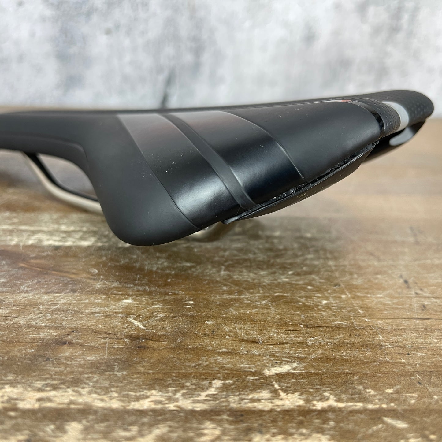 Bontrager Affinity Elite 7x7mm Hollow Titanium Rails 138mm Road Bike Saddle 217g