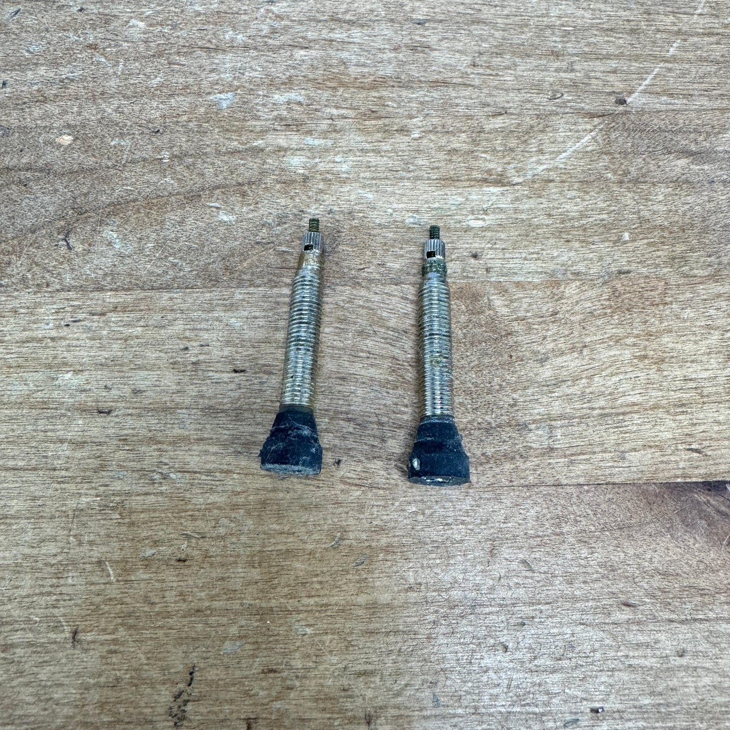 Santa Cruz Reserve 22 Carbon Tubeless Disc Brake Wheelset 700c DT 350 Hubs