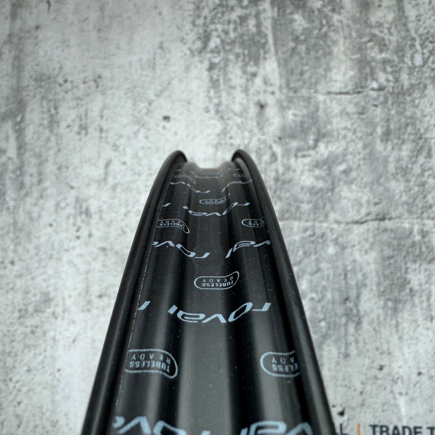 New Takeoff! Roval Terra C Carbon Tubeless Gravel Disc Wheelset 700c 1596g