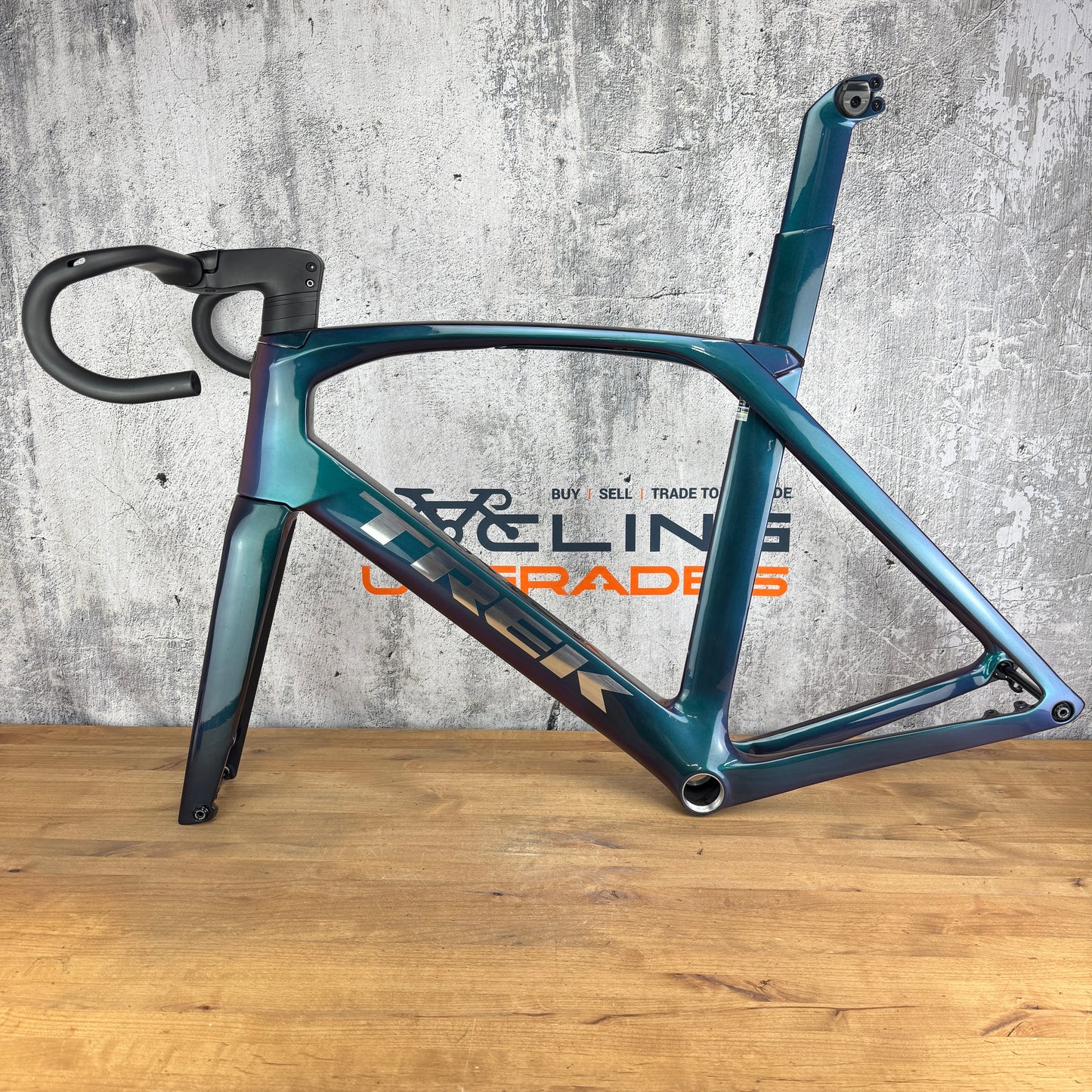 New! 2022 Trek Madone SLR 9 Gen 6 60cm Carbon Disc Frameset 700c Amethyst 2748g