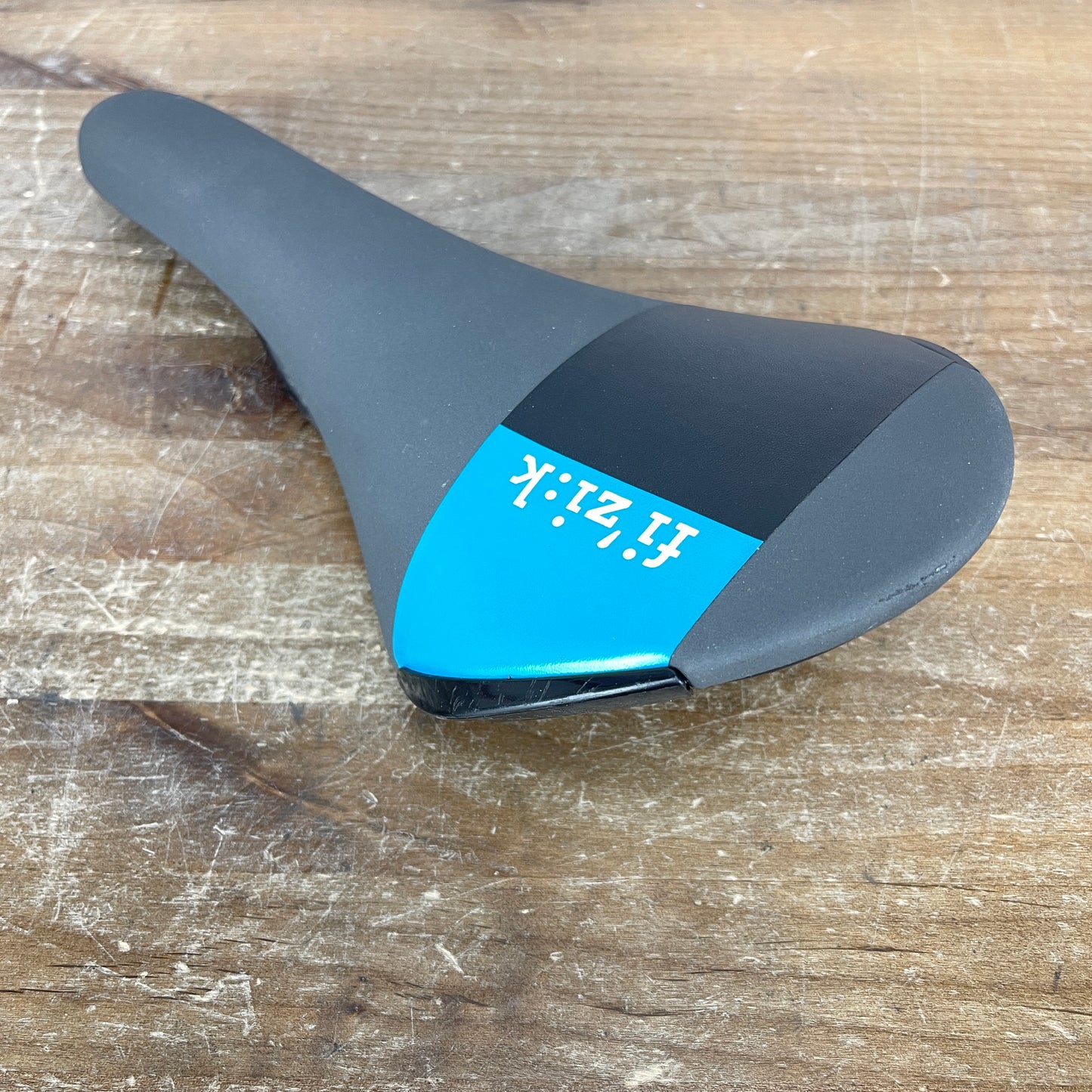 Fizik Aliante R3 8x10mm Carbon Rails 138mm Road Bike Saddle 189g