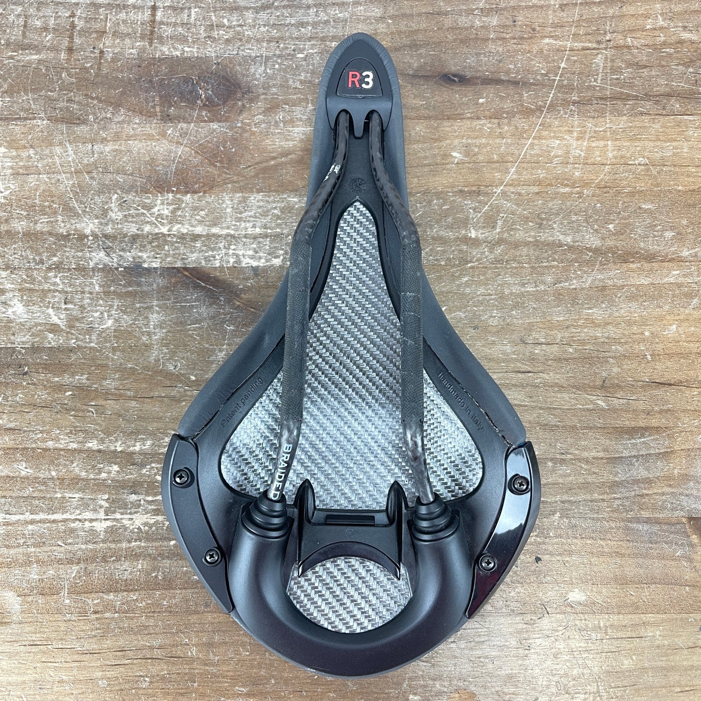 Fizik Aliante R3 8x10mm Carbon Rails 138mm Road Bike Saddle 189g