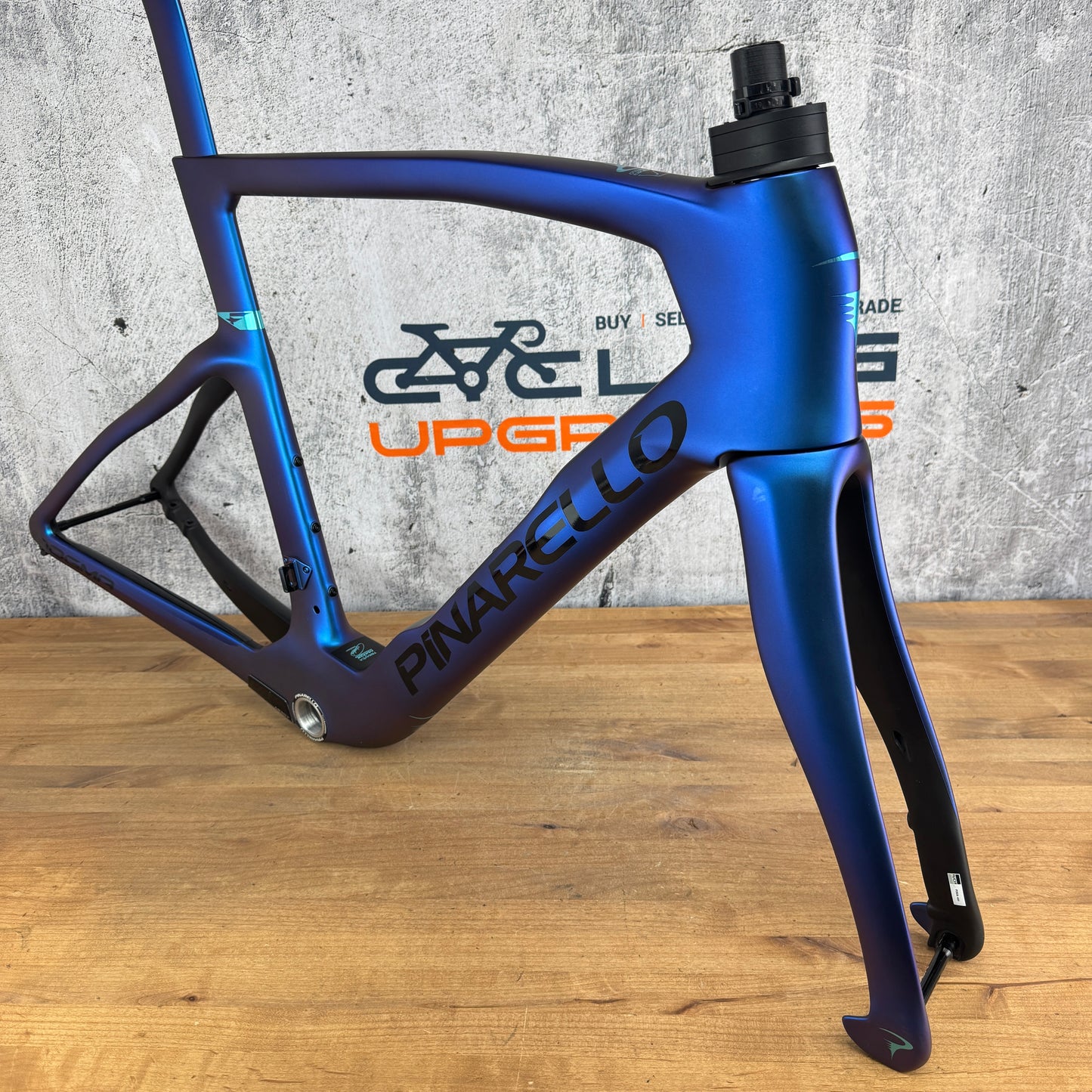Mint! 2025 Pinarello Dogma F 55cm Carbon Disc Frameset 700c Luxter Blue 1816g