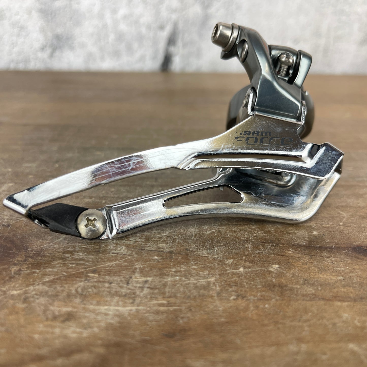 SRAM Force 32mm Clamp-On 10-Speed Mechanical Road Bike Front Derailleur 100g
