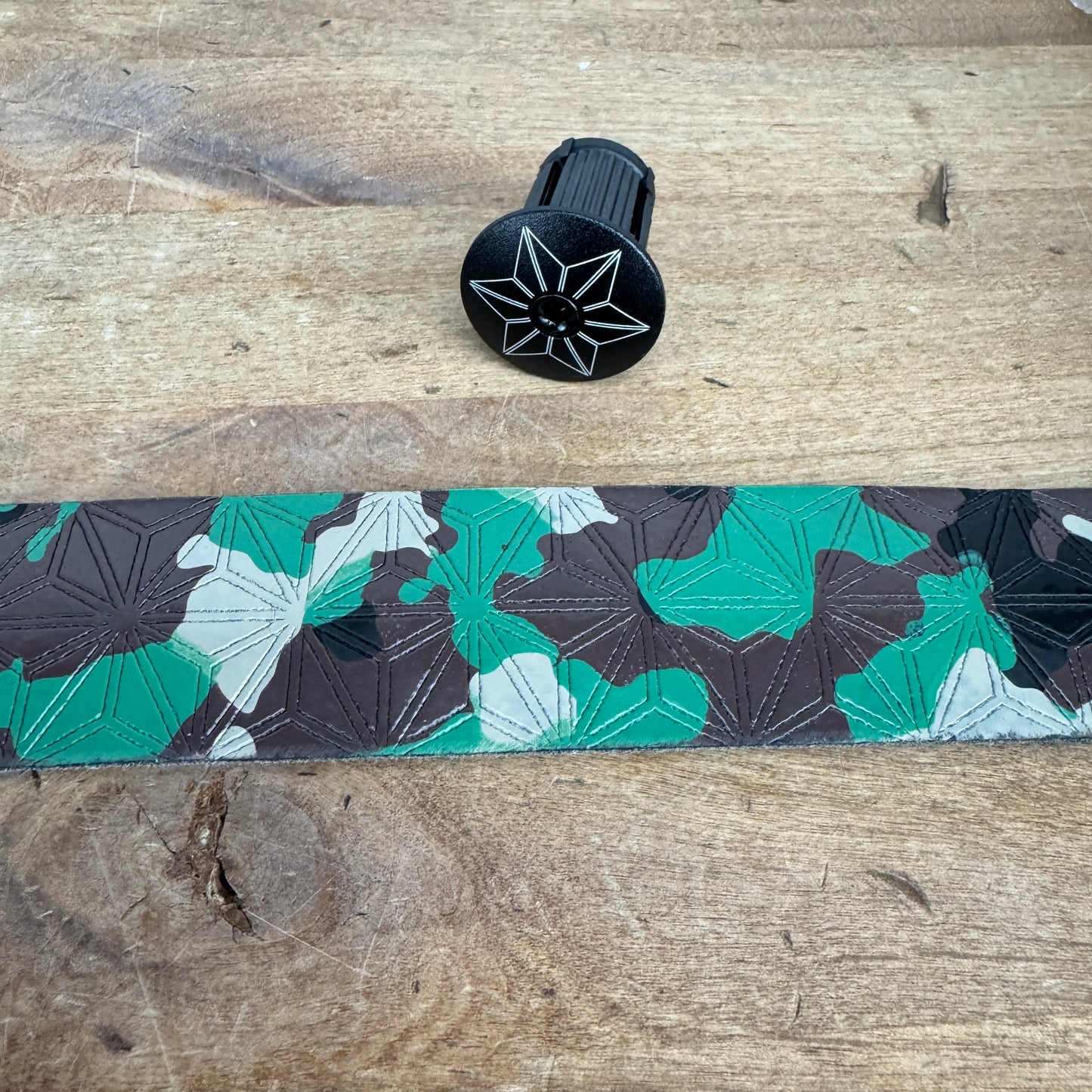 New! Supacaz Super Sticky Camo w/ Anodized Black Plugs MSRP $50