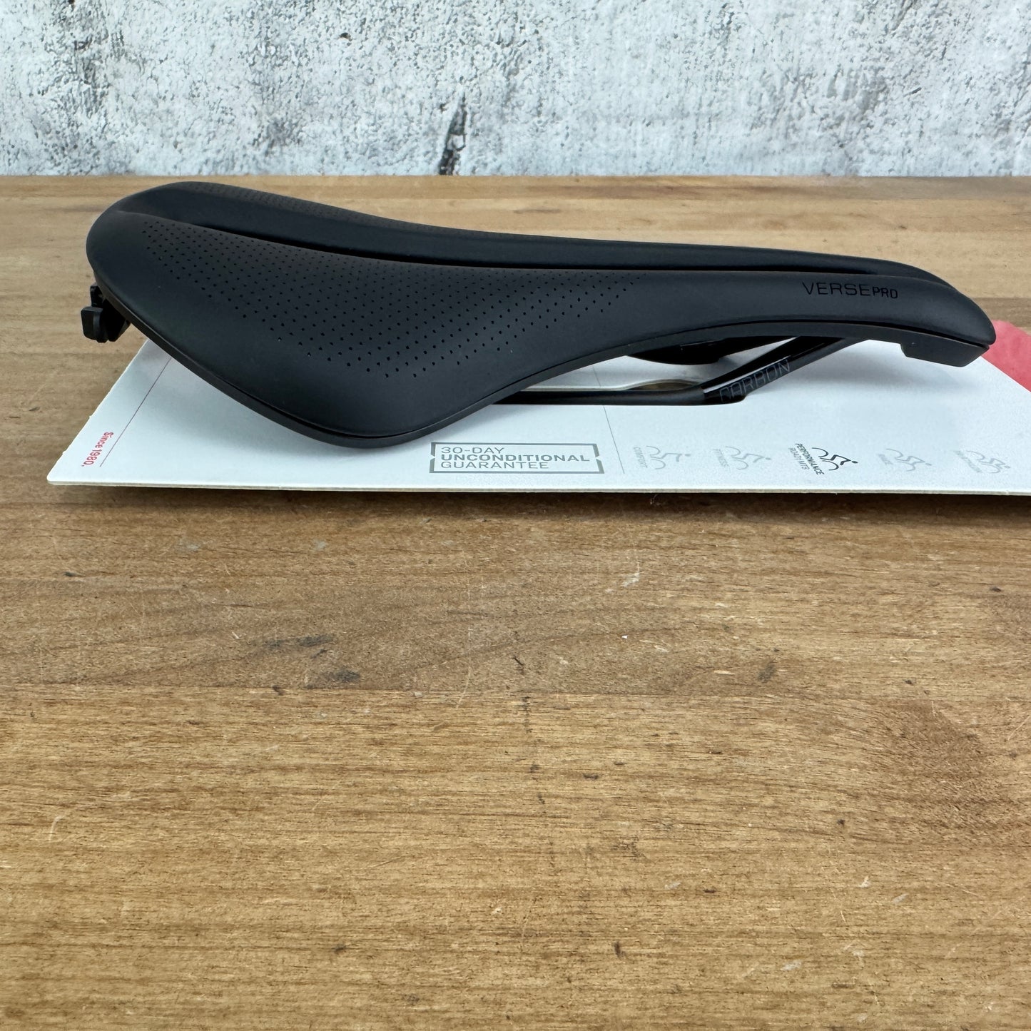 New! Bontrager Verse Pro 7x9mm Carbon Rails 145mm Saddle 216g MSRP $240